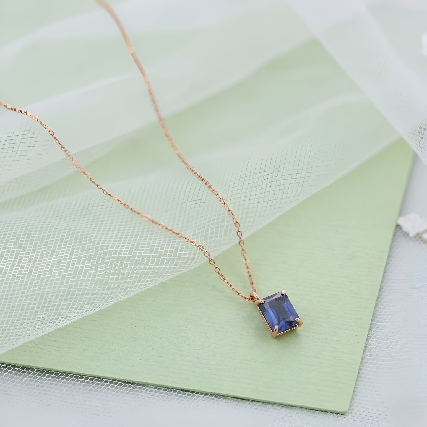 Elegant Chain with Rectangular Pendant