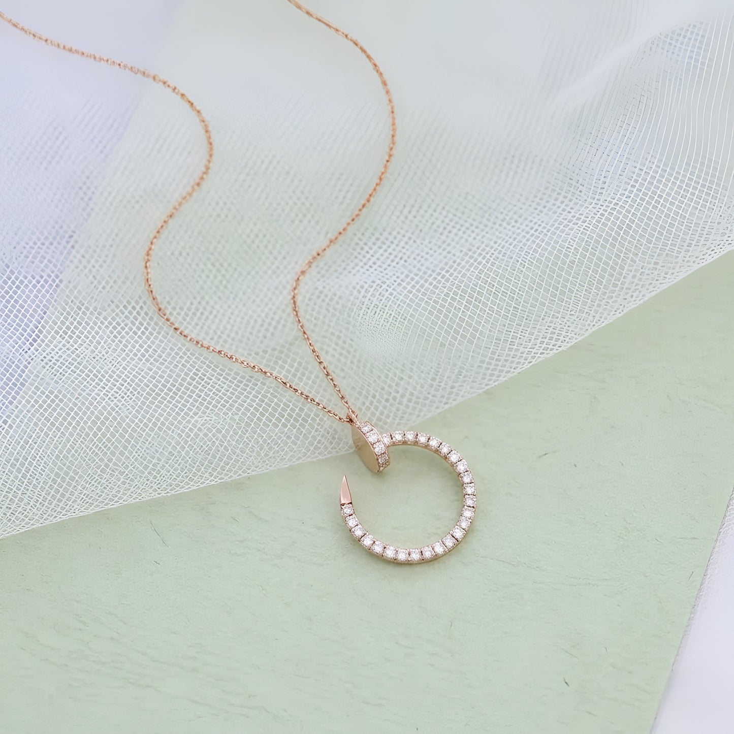 Exquisite Rose Gold chain with Lab-Grown Diamond Pendant