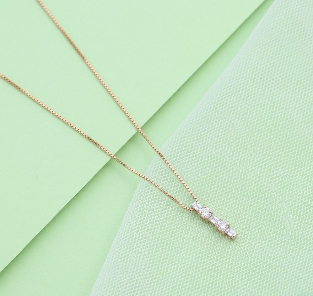 Elegant Lab-Grown Diamond Pendant Necklace in Gold – Ethical, Sustainable, and Timeless